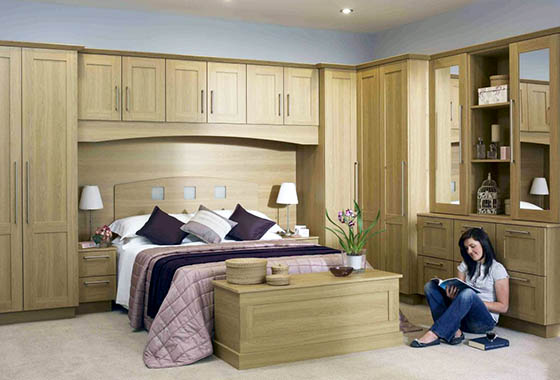 Lissa Oak fitted bedroom