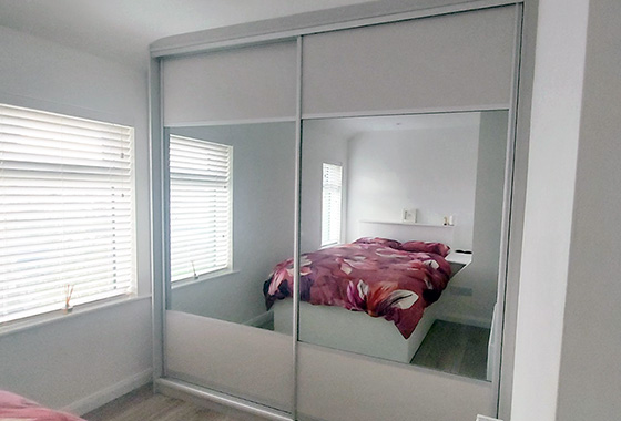 Mirrored sliding wardrobe