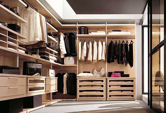 Large Walk in Wardrobe