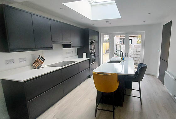 Modern Black and White Kitchen